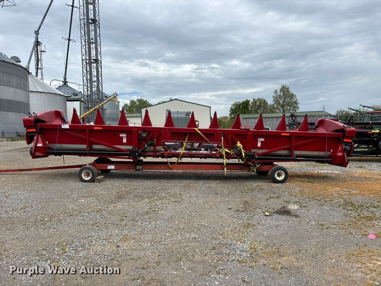 image for item DT0185 2008 Case IH 3412 corn head