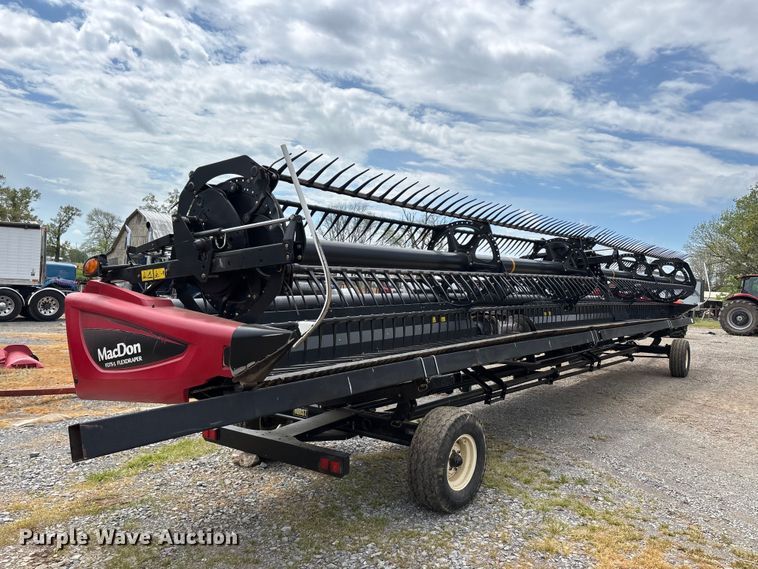 image for item DT0186 2014 MacDon FD75-S flex draper head