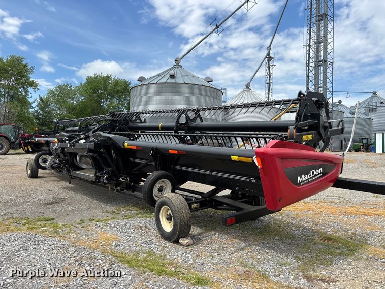 image for item DT0186 2014 MacDon FD75-S flex draper head