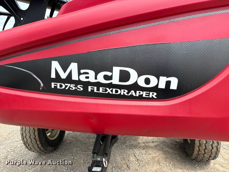 image for item DT0186 2014 MacDon FD75-S flex draper head