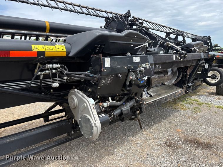 image for item DT0186 2014 MacDon FD75-S flex draper head