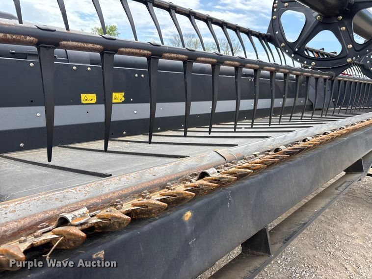 image for item DT0186 2014 MacDon FD75-S flex draper head