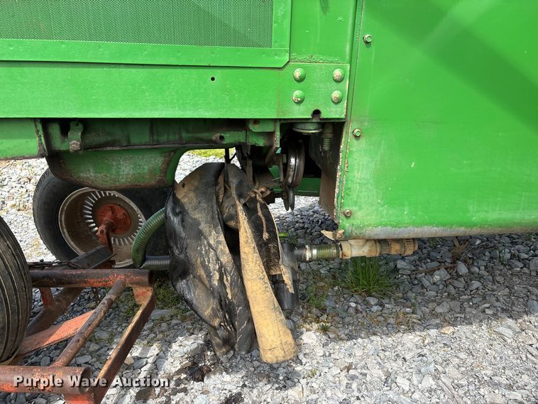 image for item DT0187 1964 John Deere 600A sprayer