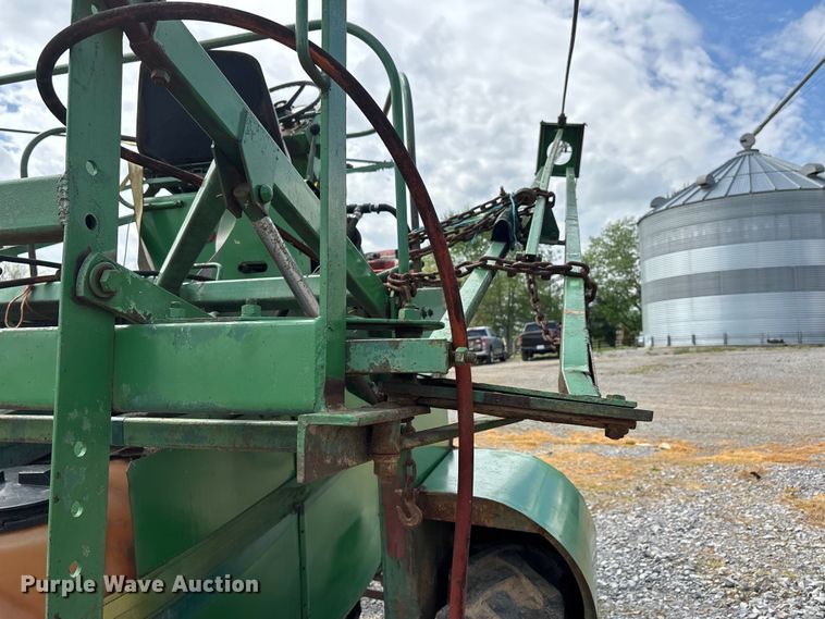 image for item DT0187 1964 John Deere 600A sprayer