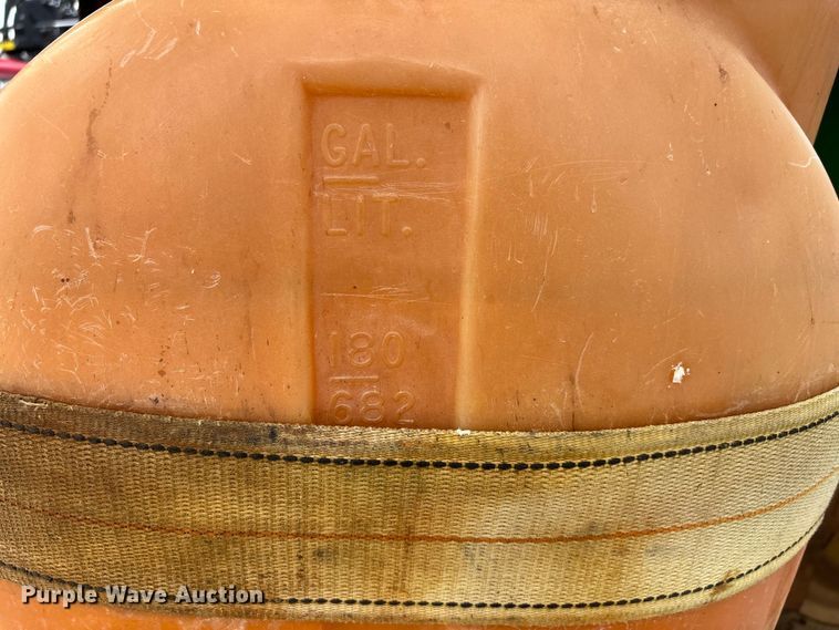 image for item DT0187 1964 John Deere 600A sprayer