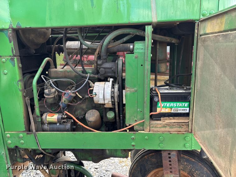 image for item DT0187 1964 John Deere 600A sprayer