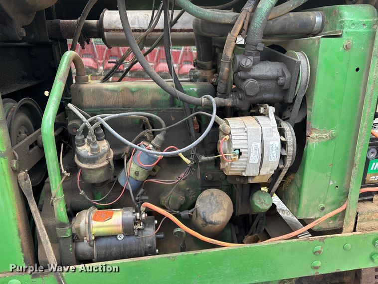 image for item DT0187 1964 John Deere 600A sprayer