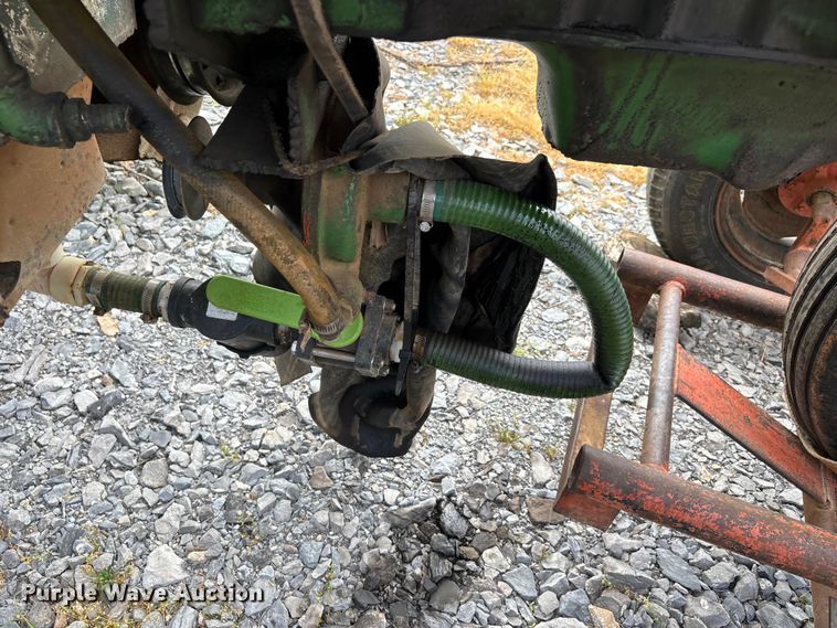 image for item DT0187 1964 John Deere 600A sprayer