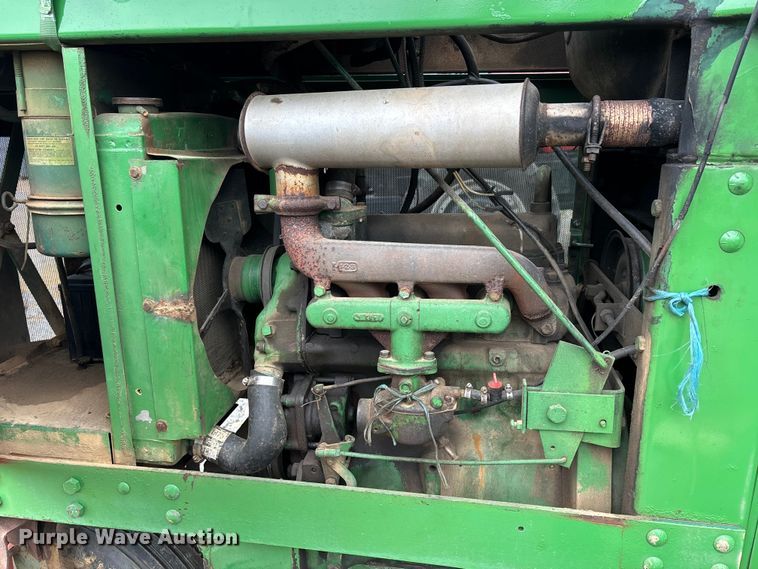 image for item DT0187 1964 John Deere 600A sprayer