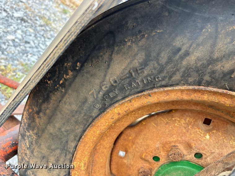 image for item DT0187 1964 John Deere 600A sprayer