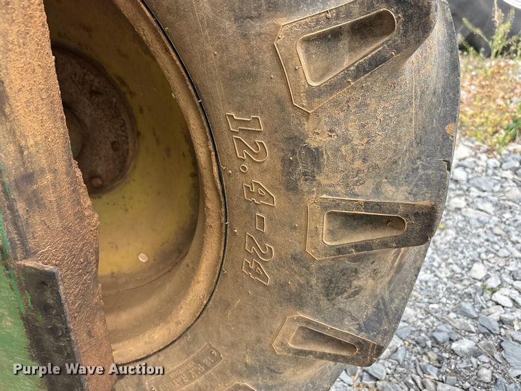 image for item DT0187 1964 John Deere 600A sprayer