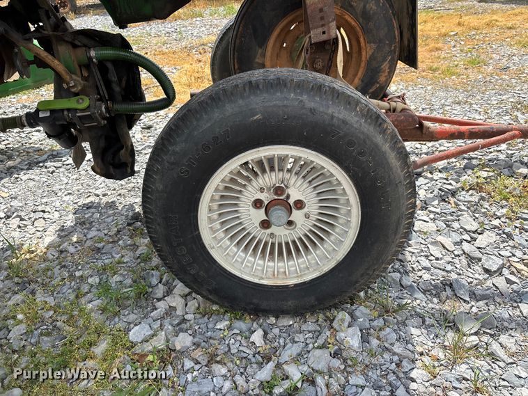 image for item DT0187 1964 John Deere 600A sprayer