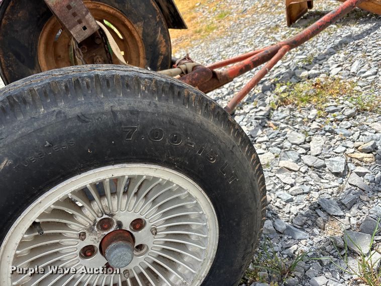 image for item DT0187 1964 John Deere 600A sprayer