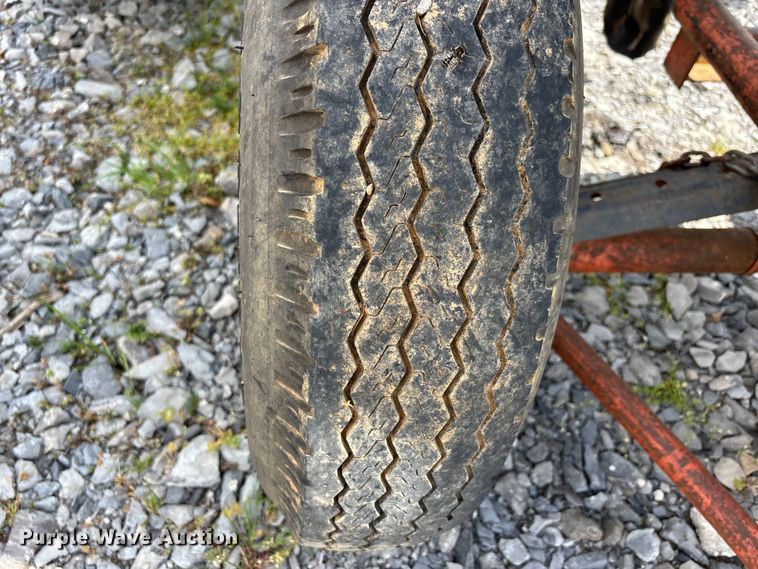 image for item DT0187 1964 John Deere 600A sprayer