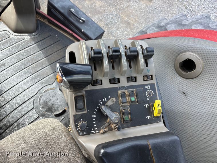 image for item DT0188 2001 Case IH MX240 Magnum MFWD tractor