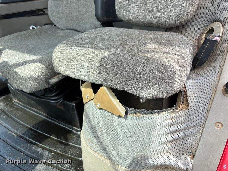 image for item DT0188 2001 Case IH MX240 Magnum MFWD tractor