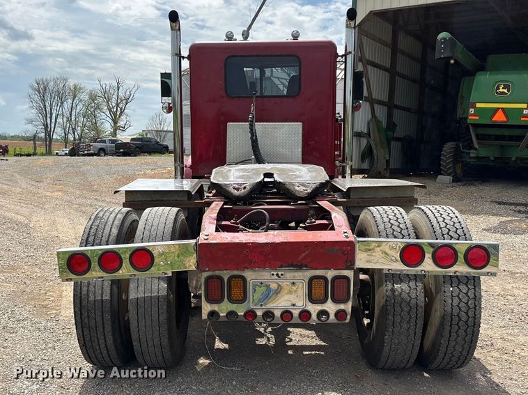 image for item DT0189 1987 Peterbilt 379 semi truck