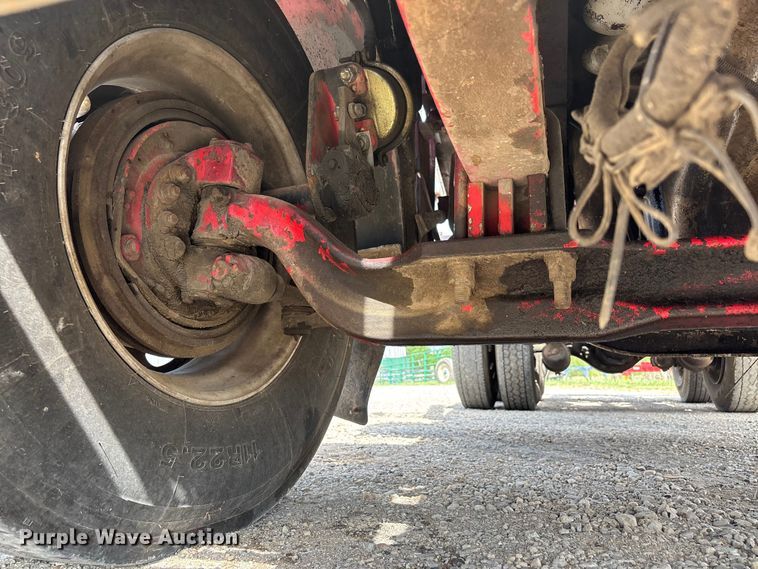 image for item DT0189 1987 Peterbilt 379 semi truck