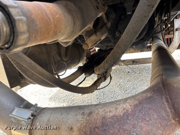 image for item DT0189 1987 Peterbilt 379 semi truck