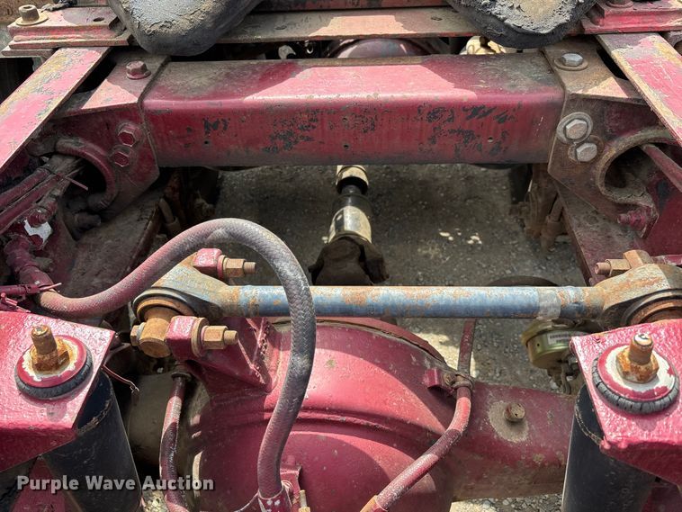 image for item DT0189 1987 Peterbilt 379 semi truck