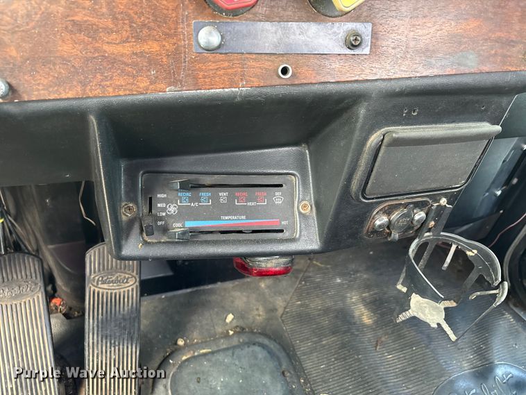 image for item DT0189 1987 Peterbilt 379 semi truck