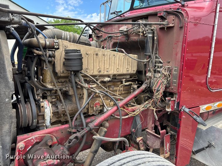 image for item DT0189 1987 Peterbilt 379 semi truck