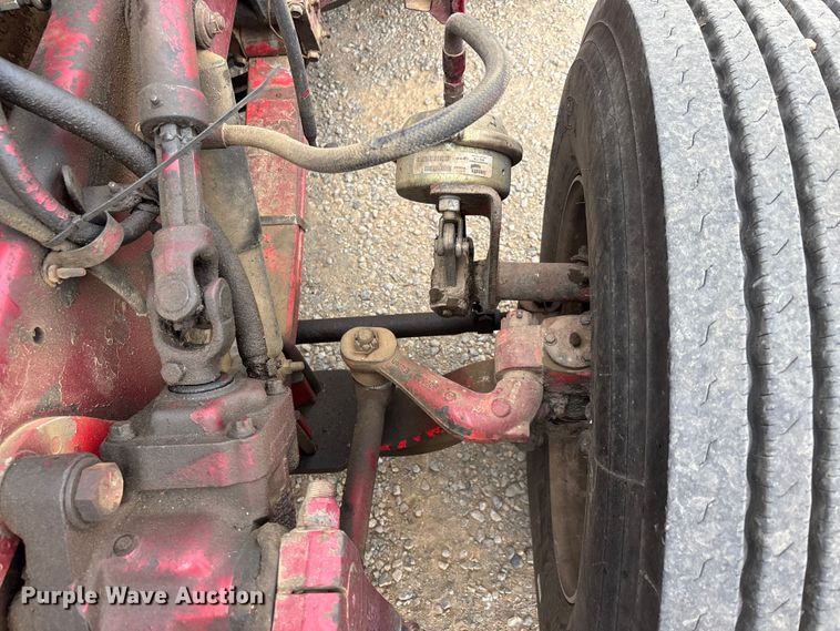 image for item DT0189 1987 Peterbilt 379 semi truck