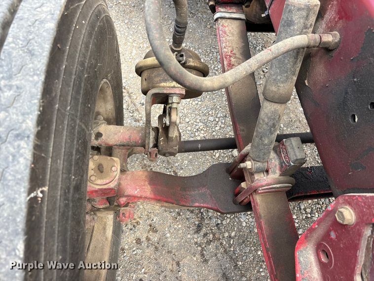 image for item DT0189 1987 Peterbilt 379 semi truck