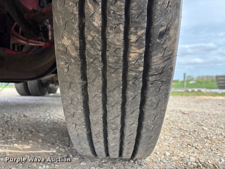 image for item DT0189 1987 Peterbilt 379 semi truck