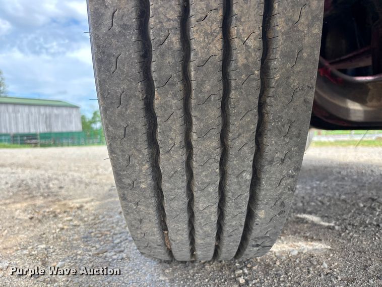 image for item DT0189 1987 Peterbilt 379 semi truck