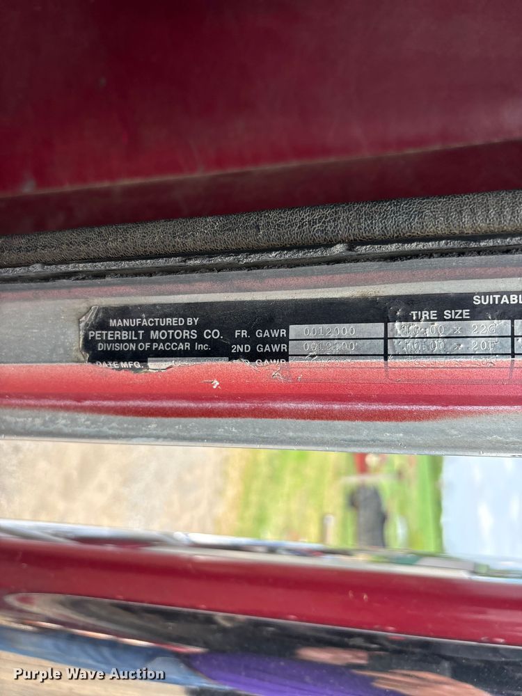 image for item DT0189 1987 Peterbilt 379 semi truck