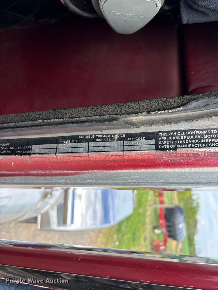 image for item DT0189 1987 Peterbilt 379 semi truck