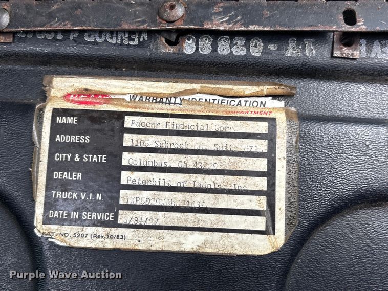 image for item DT0189 1987 Peterbilt 379 semi truck