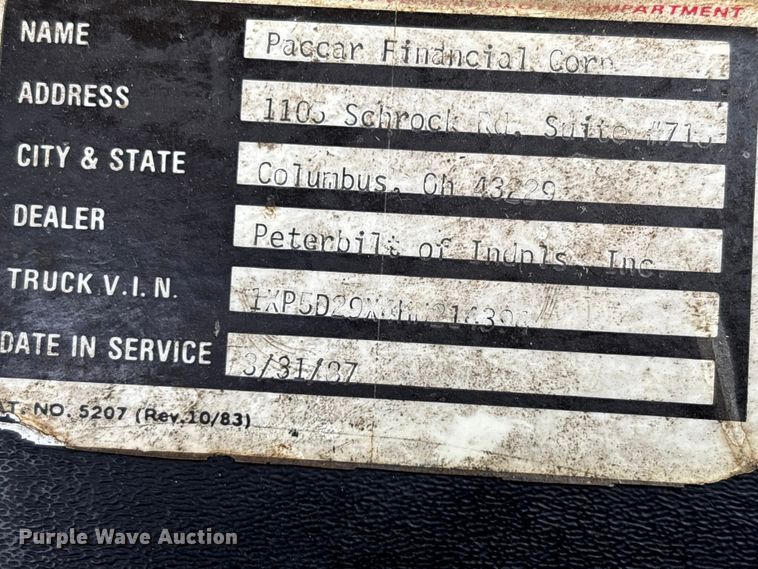 image for item DT0189 1987 Peterbilt 379 semi truck