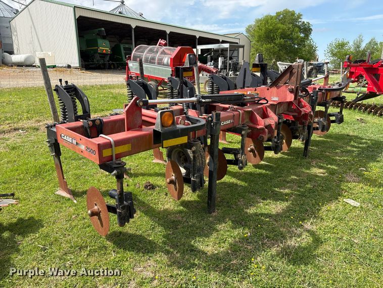 image for item DT0197 2004 Case 2500 ripper