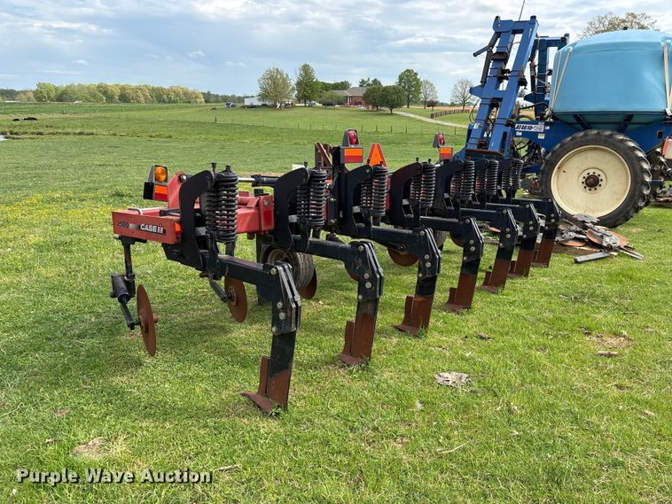 image for item DT0197 2004 Case 2500 ripper