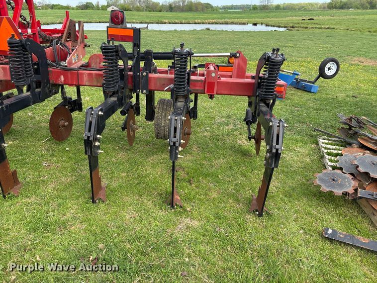 image for item DT0197 2004 Case 2500 ripper