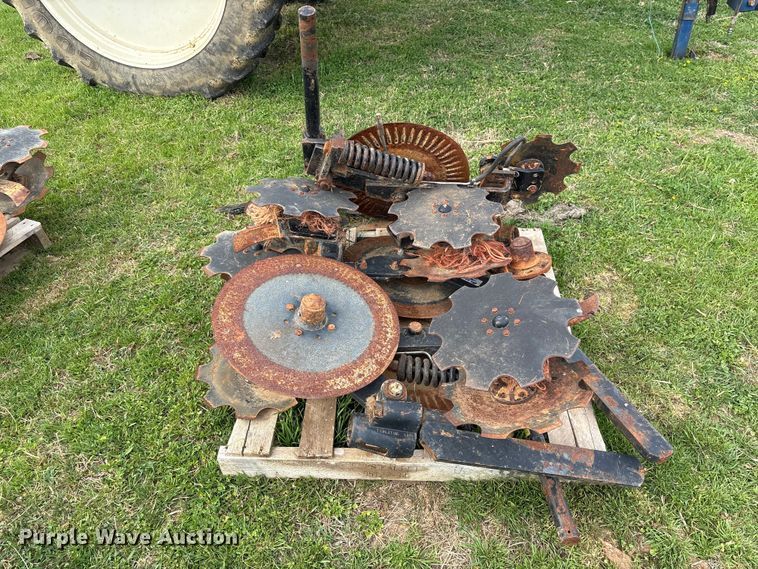 image for item DT0198 Thurston Manufacturing BLU-JET AT4610 liquid fertilizer applicator