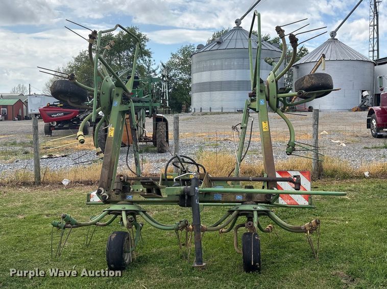 image for item DT0200 2002 Krone KW55 hay rake