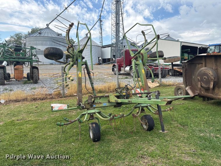 image for item DT0200 2002 Krone KW55 hay rake