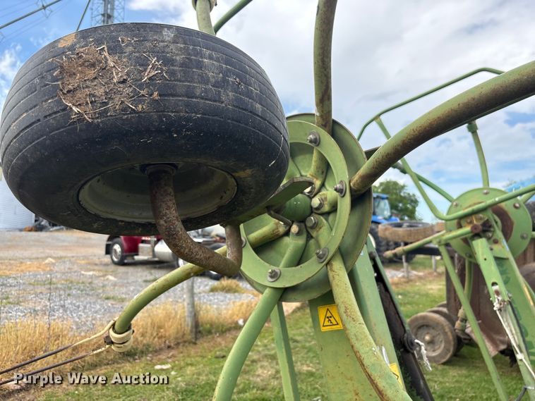 image for item DT0200 2002 Krone KW55 hay rake