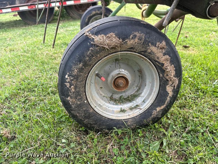 image for item DT0200 2002 Krone KW55 hay rake