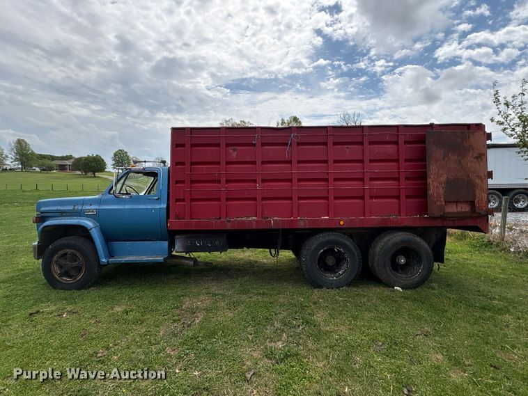 image for item DT0203 1974 GMC grain truck