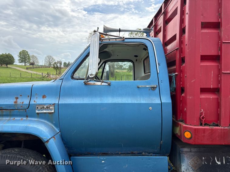 image for item DT0203 1974 GMC grain truck