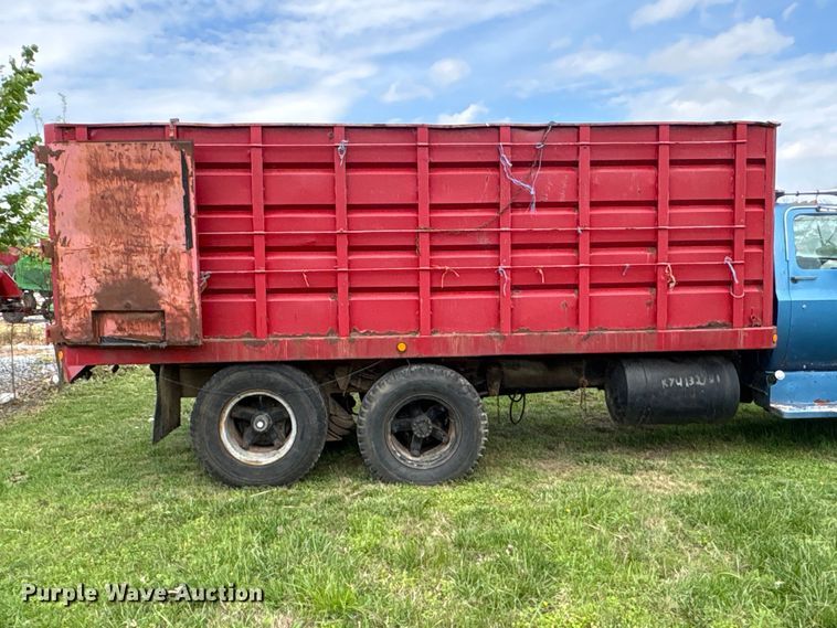 image for item DT0203 1974 GMC grain truck