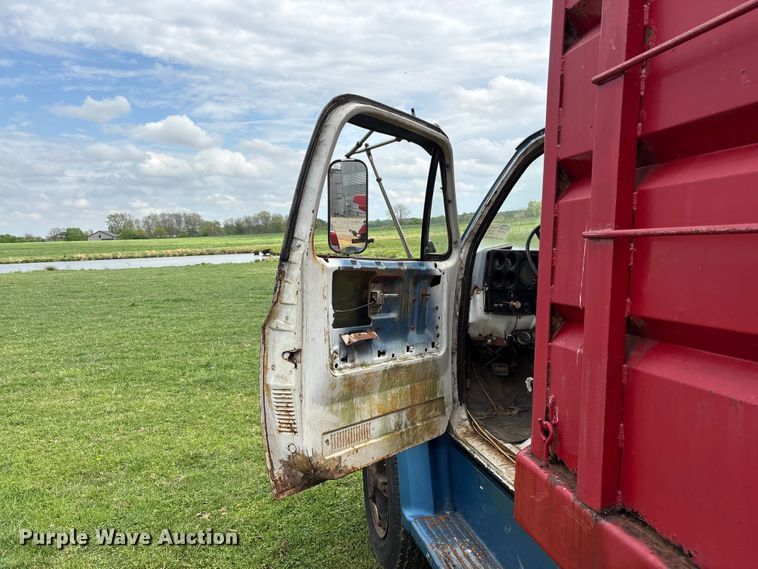 image for item DT0203 1974 GMC grain truck