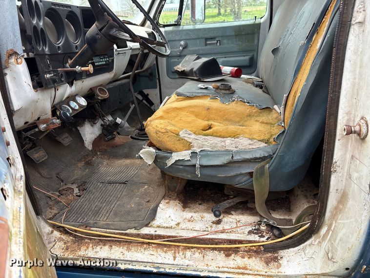 image for item DT0203 1974 GMC grain truck