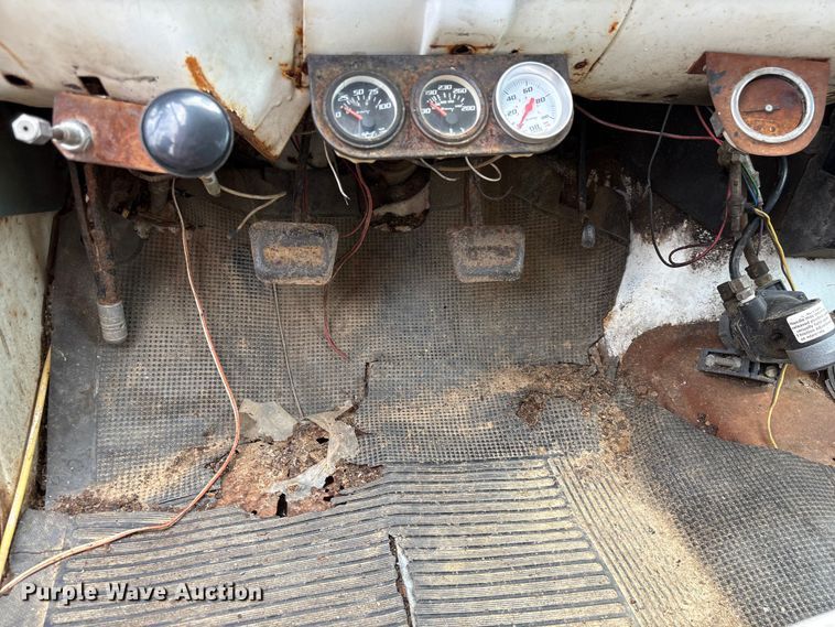 image for item DT0203 1974 GMC grain truck