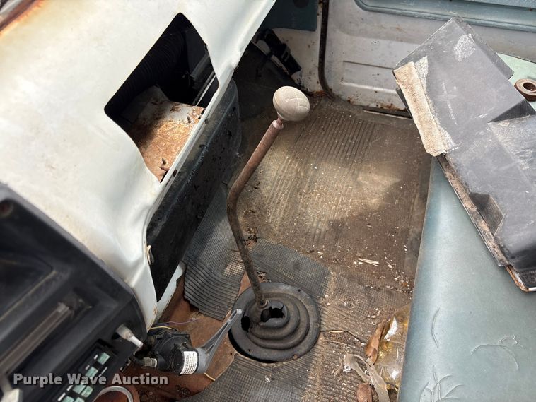 image for item DT0203 1974 GMC grain truck
