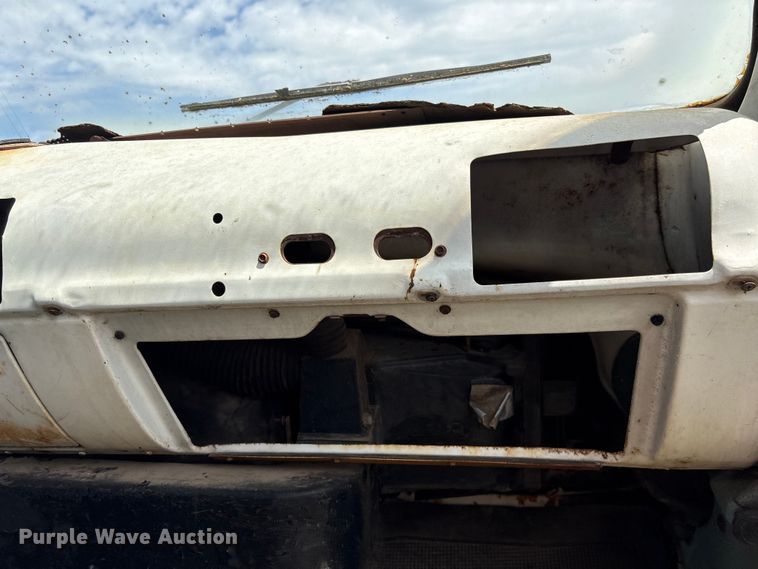 image for item DT0203 1974 GMC grain truck